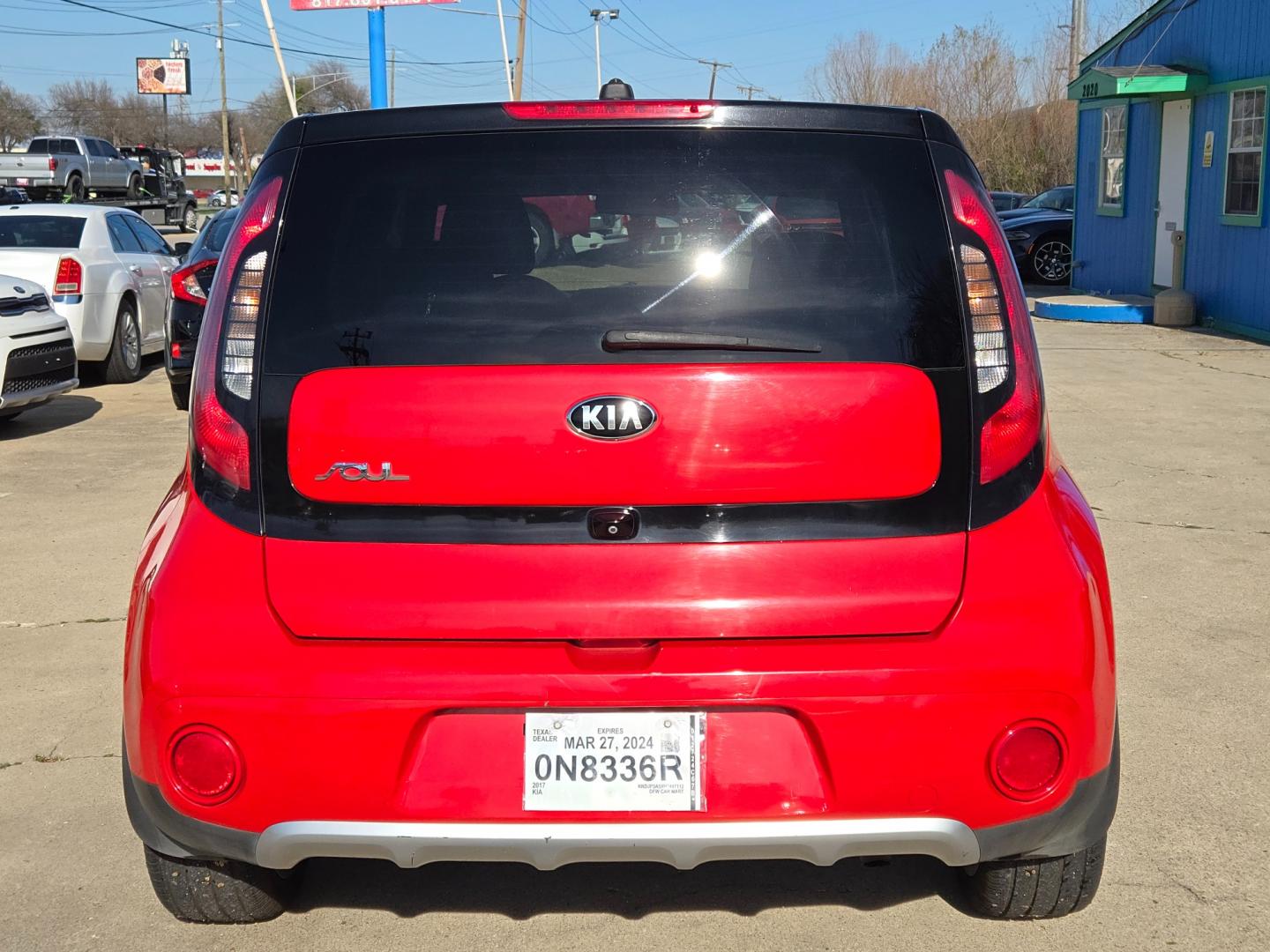 2017 Red /Black Kia Soul + (KNDJP3A5XH7) with an 2.0L L4 DOHC 16V engine, 6A transmission, located at 2020 East Division Street, Arlington, TX, 76011, (817) 801-3191, 32.742390, -97.076874 - Texass premiere Buy Here Pay Here with No Credit Check {score} at 2020 East Division Street Arlington, Texas in the center of Dallas, Fort Worth metro area. For in house auto financing in Lancaster, Waxahachie, Cleburne or Sherman call 817-801-3191. Denton, McKinney, Waco and Weatherford shoppers wa - Photo#23